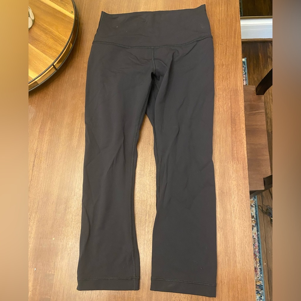 Luluemon Wunder Under Crop sz 6